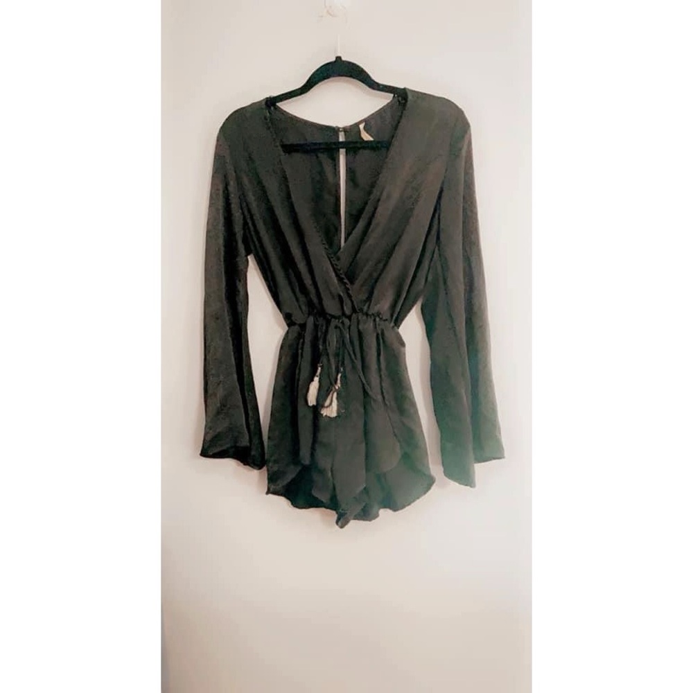 Bell bottom sleeve black romper